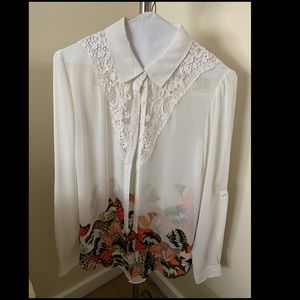 Size Large Butterfly Long sleeve blouse